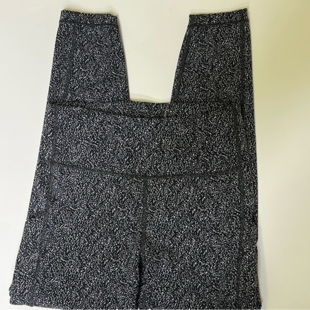 Athleta Ultimate Stash Textured 7/8 Tight Static Black White Small‎ - Picture 2 of 7